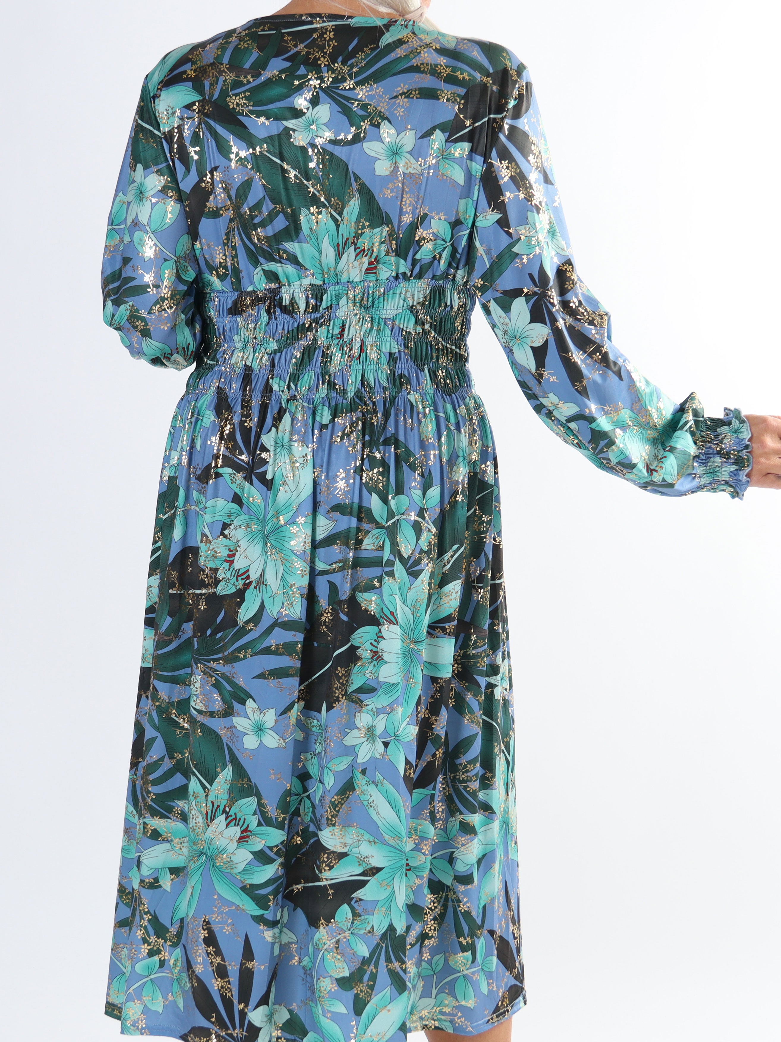 Pams Midi L/S - Plus size klänning i skrynkelfritt tyg med långa ärmar